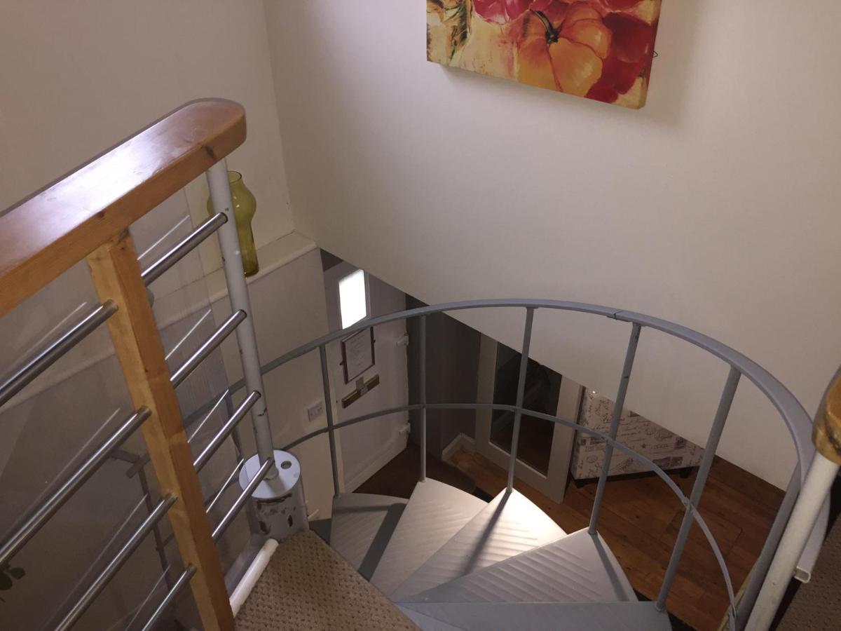 Large 2-Bed House Derbyshire Off Chatsworth Rd 체스터필드 외부 사진