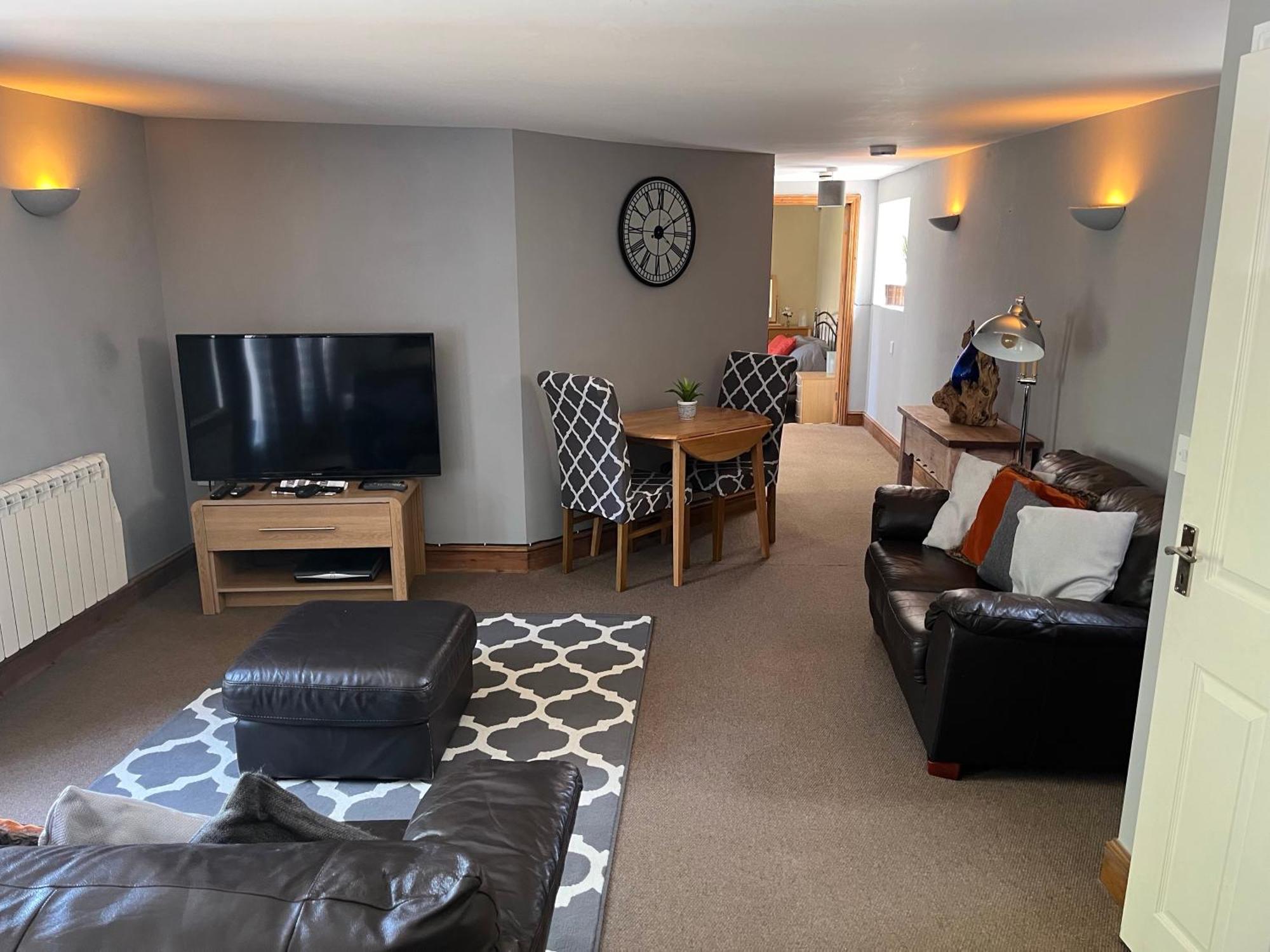 Large 2-Bed House Derbyshire Off Chatsworth Rd 체스터필드 외부 사진