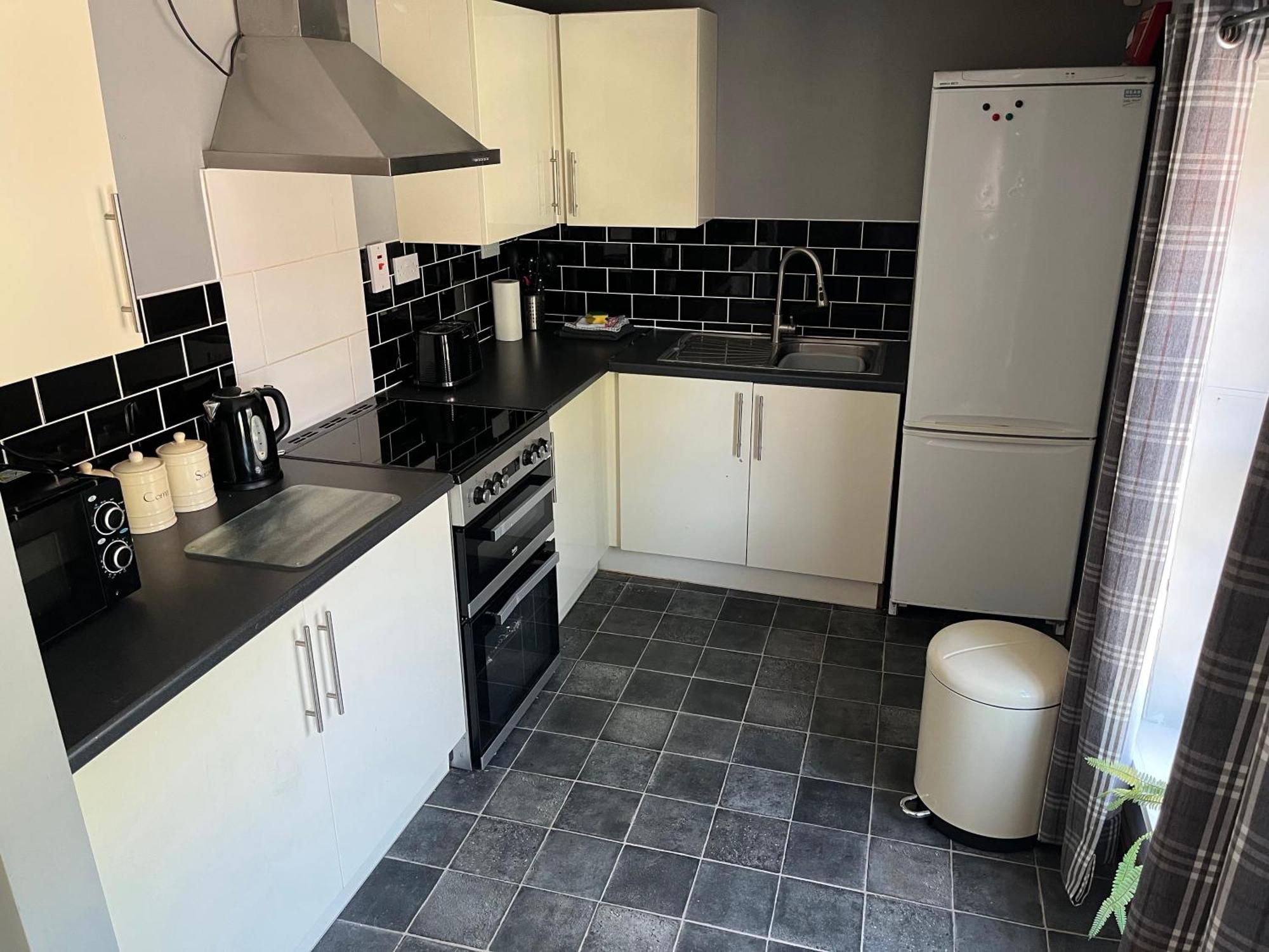 Large 2-Bed House Derbyshire Off Chatsworth Rd 체스터필드 외부 사진