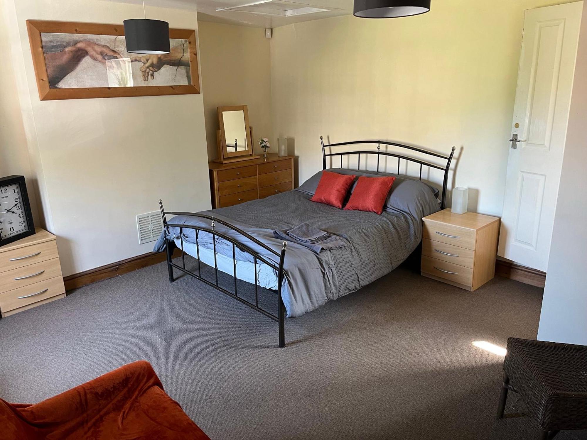 Large 2-Bed House Derbyshire Off Chatsworth Rd 체스터필드 외부 사진