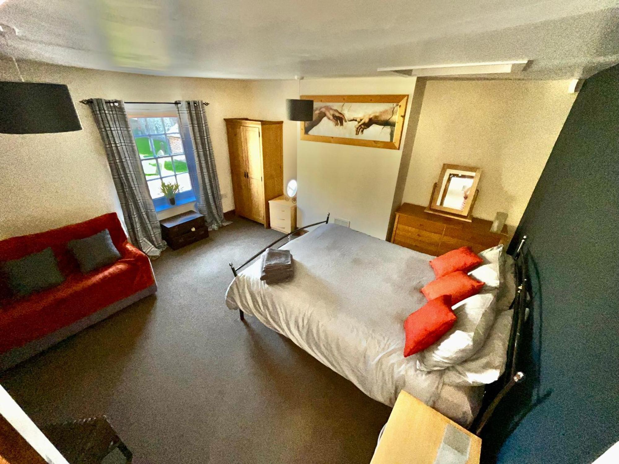 Large 2-Bed House Derbyshire Off Chatsworth Rd 체스터필드 외부 사진