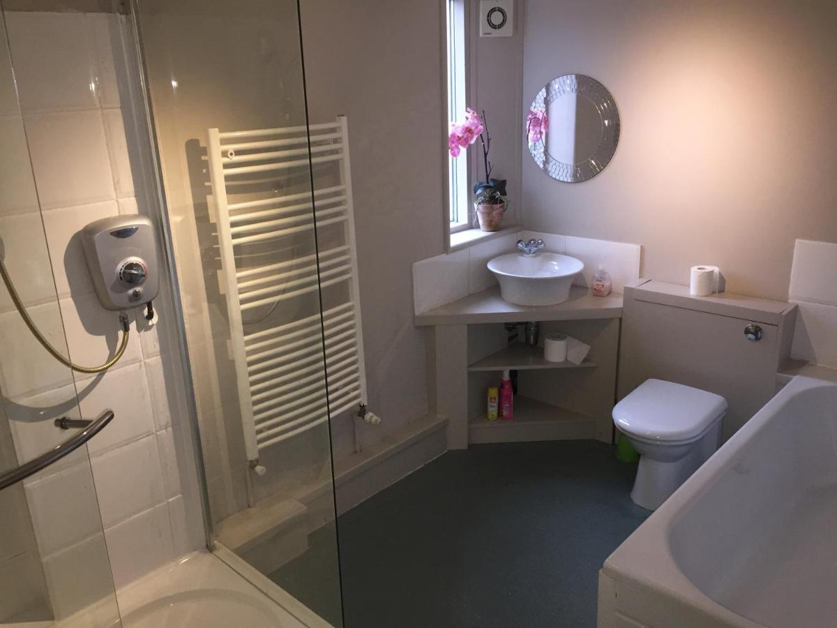 Large 2-Bed House Derbyshire Off Chatsworth Rd 체스터필드 외부 사진