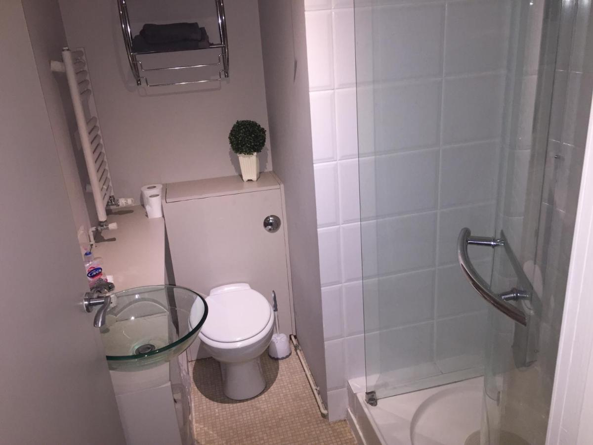 Large 2-Bed House Derbyshire Off Chatsworth Rd 체스터필드 외부 사진